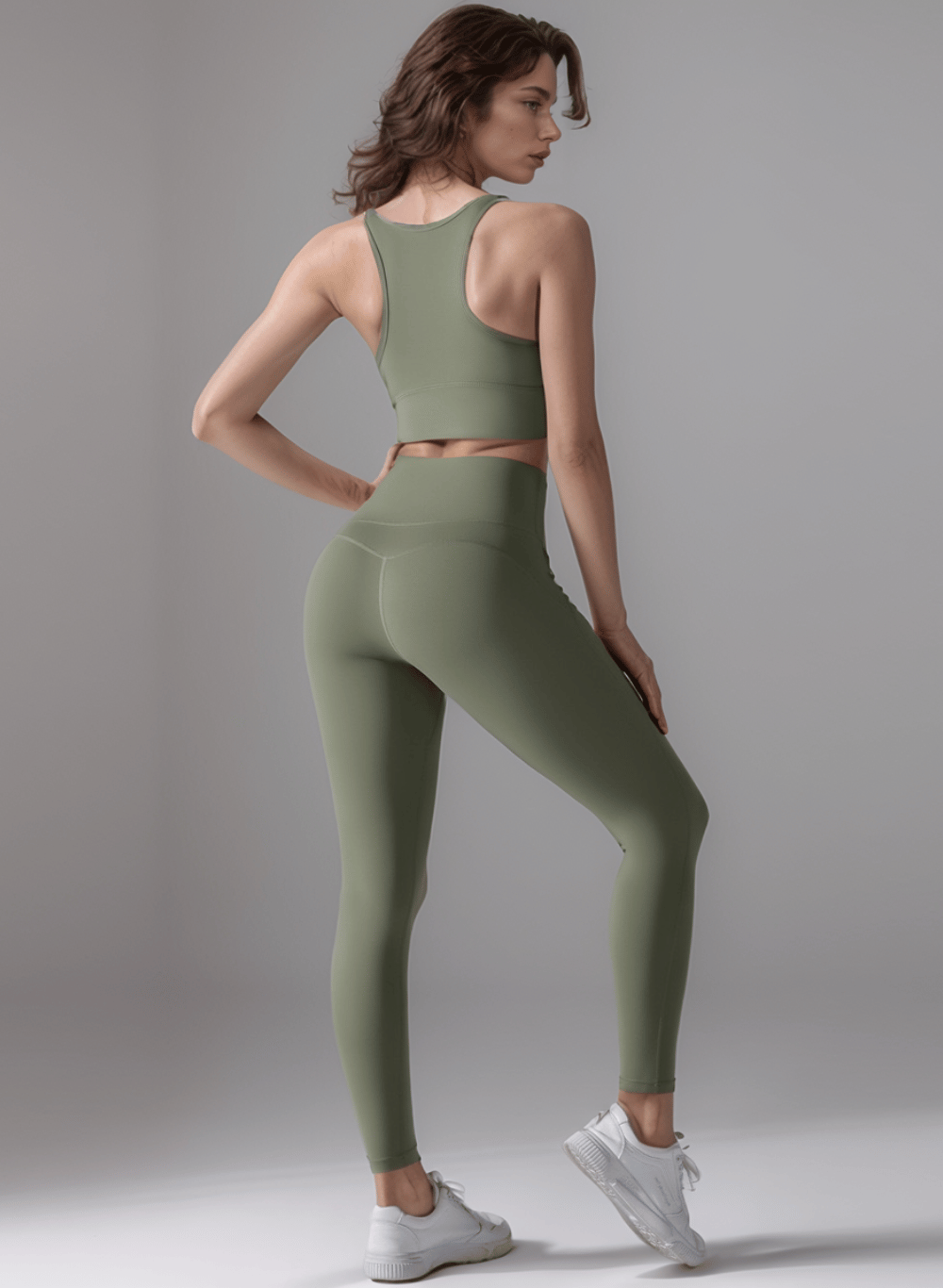 סט בגדי ספורט נשים – גופיית קרופ וטייץ מחטב - דגם Vesta 7053 set