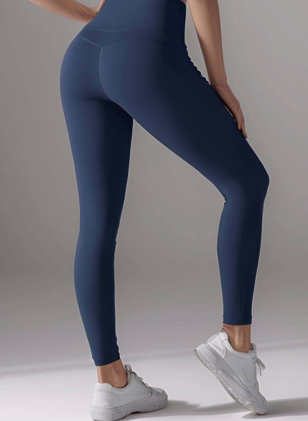 סט בגדי ספורט נשים – גופיית קרופ וטייץ מחטב - דגם Vesta 7053 set