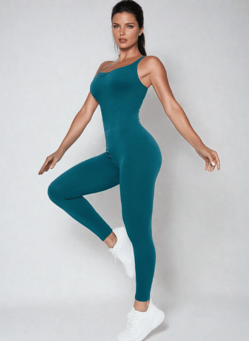 אוברול ספורט לנשים עם עיצוב קלאסי – דגם ActiveFlex (525)