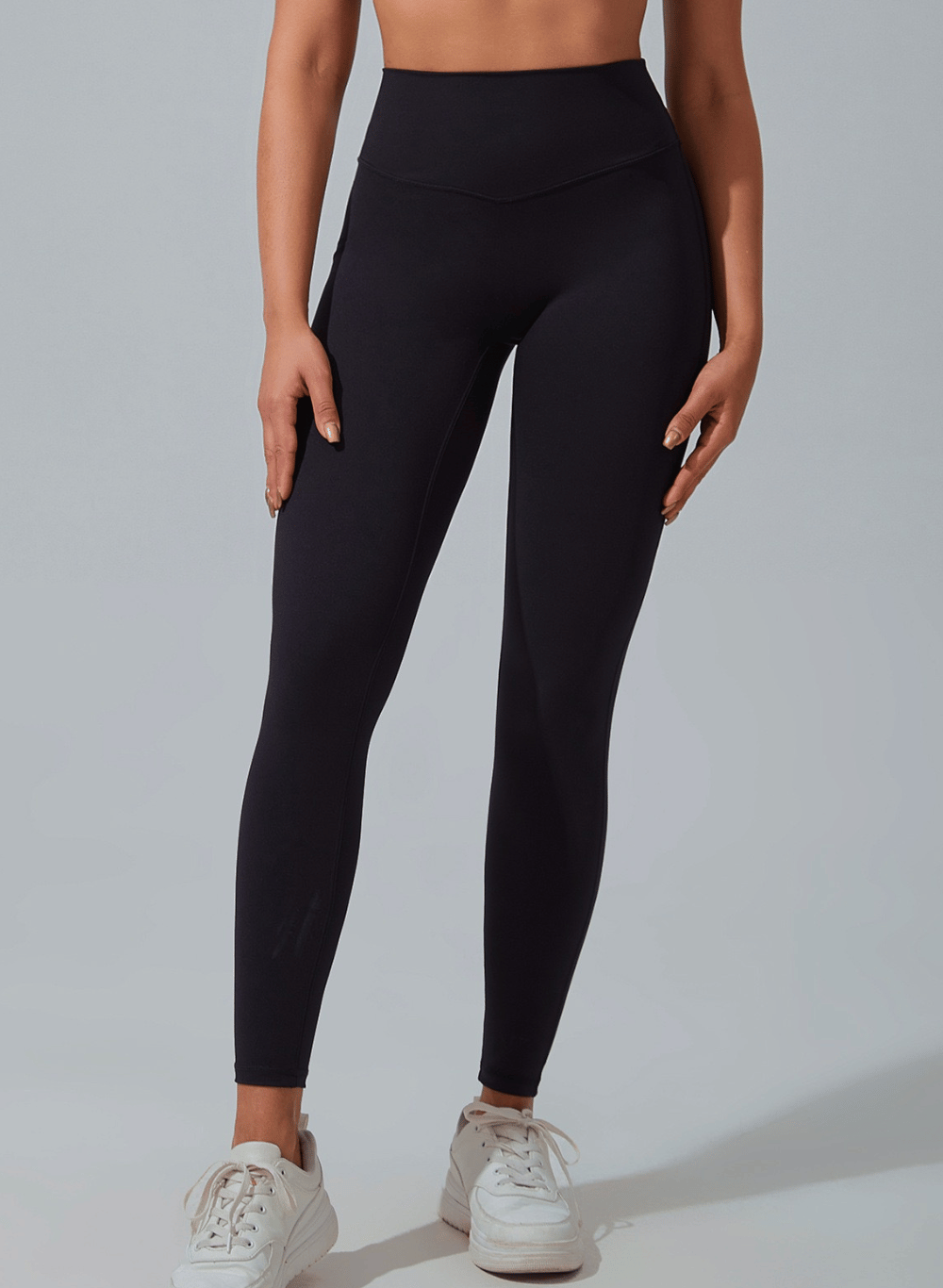 סט ספורטיבי 3 חלקים: טייץ מחטב High Waist, טופ וג'קט הודיס - דגם Poise