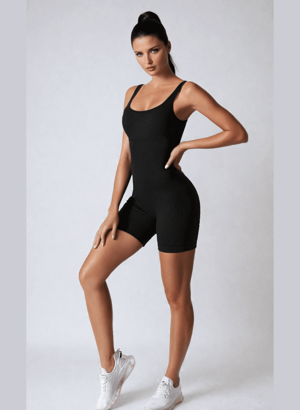 אוברול ספורט קצר פסים עם רפידות נשלפות - דגם Elevate