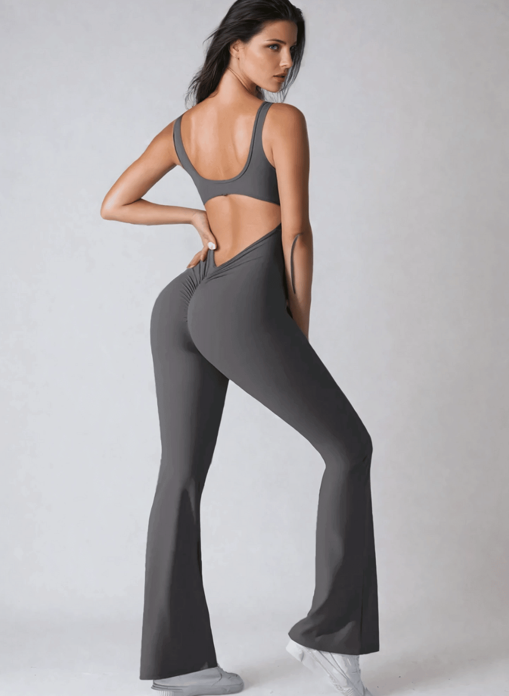 אוברול ספורט ארוך מחטב מתרחב פדלפון עם כיווצים וגב חשוף  - דגם Radiance