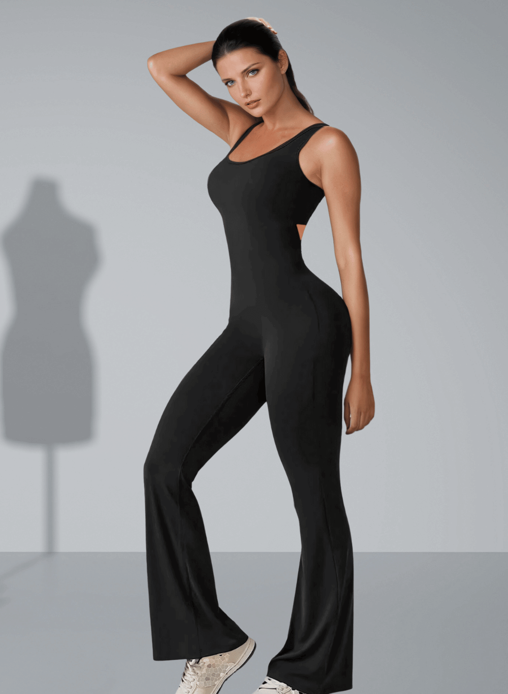 אוברול ספורט ארוך מחטב מתרחב פדלפון עם כיווצים וגב חשוף  - דגם Radiance