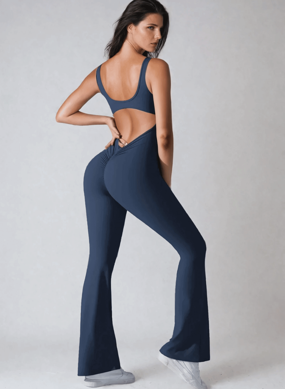 אוברול ספורט ארוך מחטב מתרחב פדלפון עם כיווצים וגב חשוף  - דגם Radiance