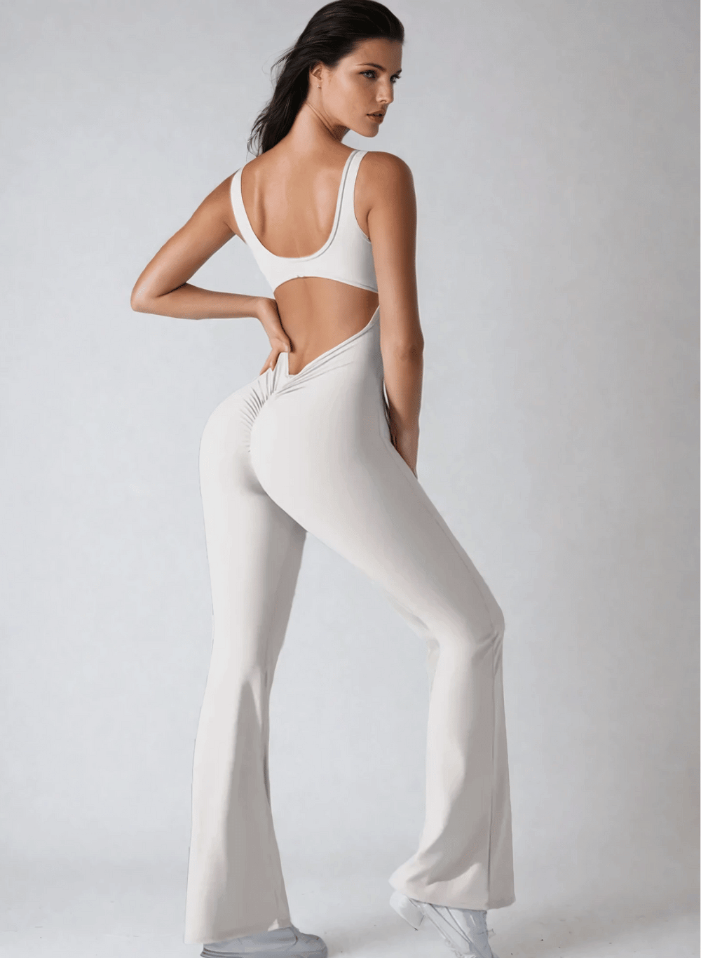 אוברול ספורט ארוך מחטב מתרחב פדלפון עם כיווצים וגב חשוף  - דגם Radiance