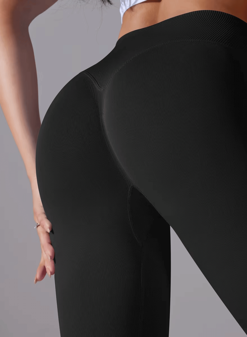 טייץ מחטב High Waist גזרת V - דגם Balance