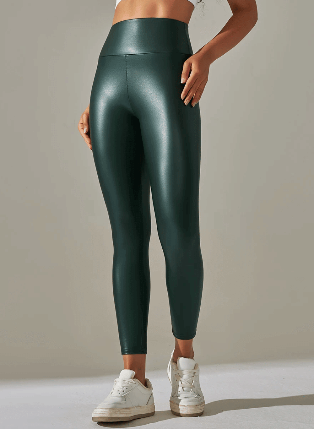 טייץ מחטב דמוי עור מבריק, High Waist (PU) - דגם Glow