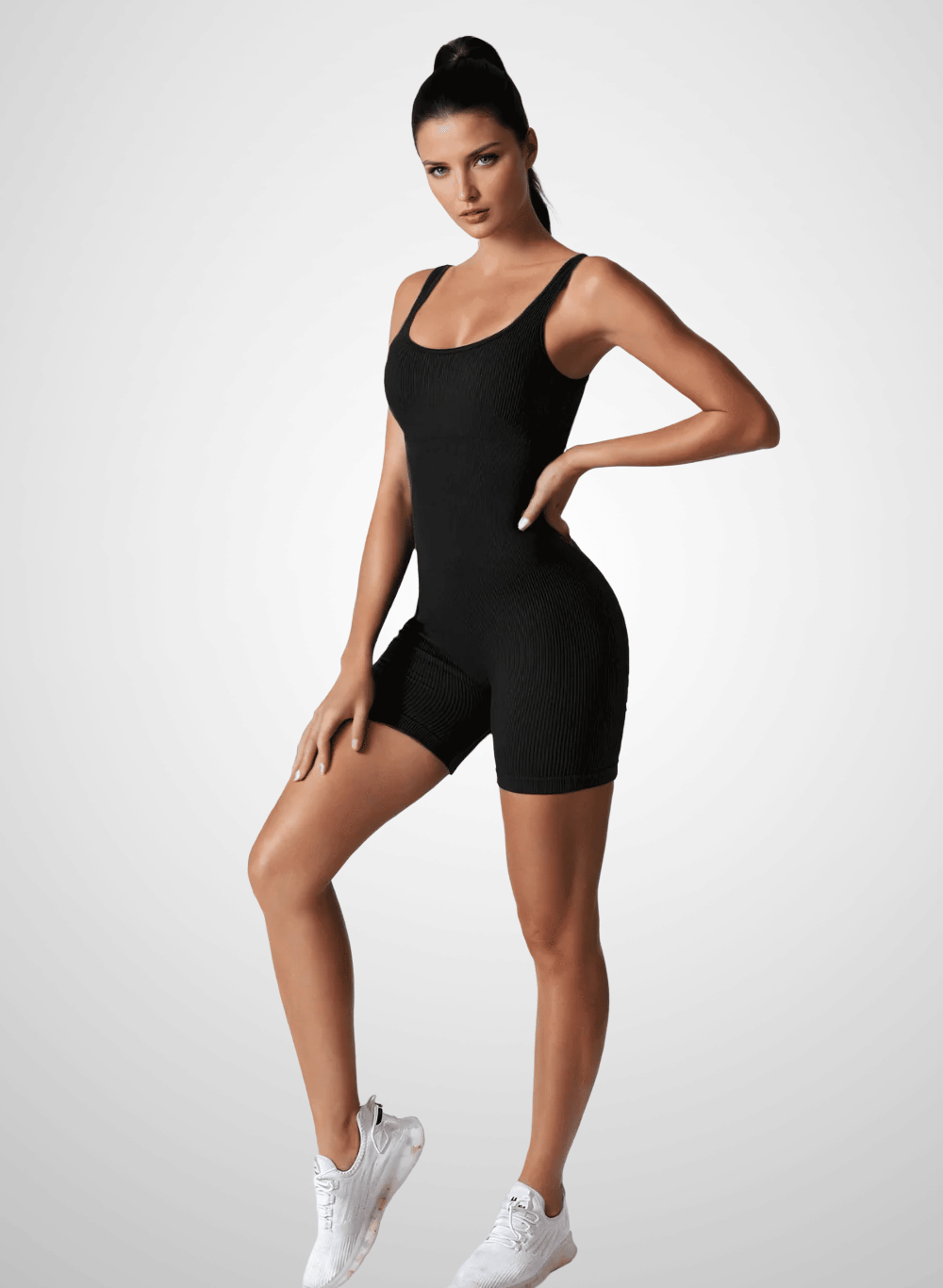 אוברול ספורט קצר פסים עם רפידות נשלפות - דגם Elevate